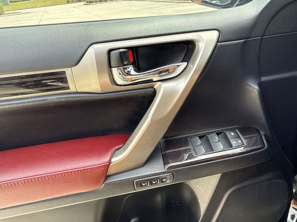 Thumbnail: 2021 Lexus GX - 29