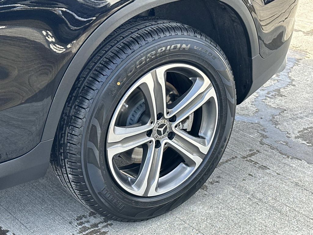 Thumbnail: 2019 Mercedes-Benz GLC - 16