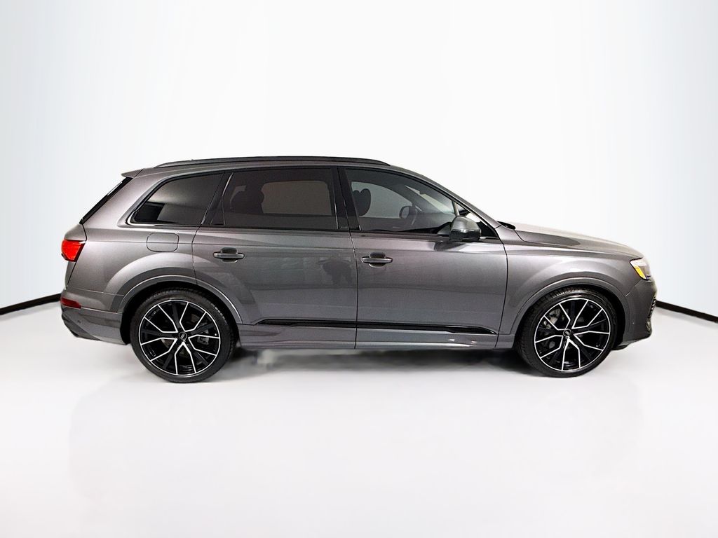 Thumbnail: 2025 Audi Q7 - 4