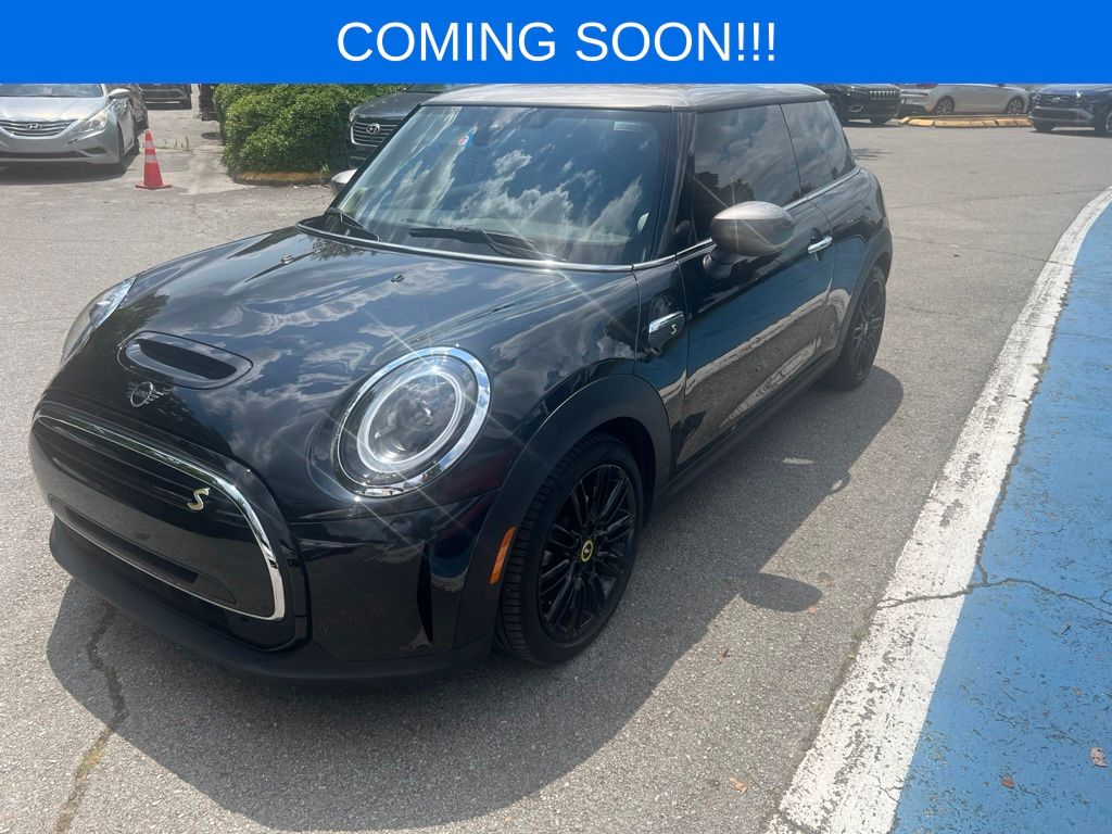 2024 MINI Hardtop Cooper SE's photo