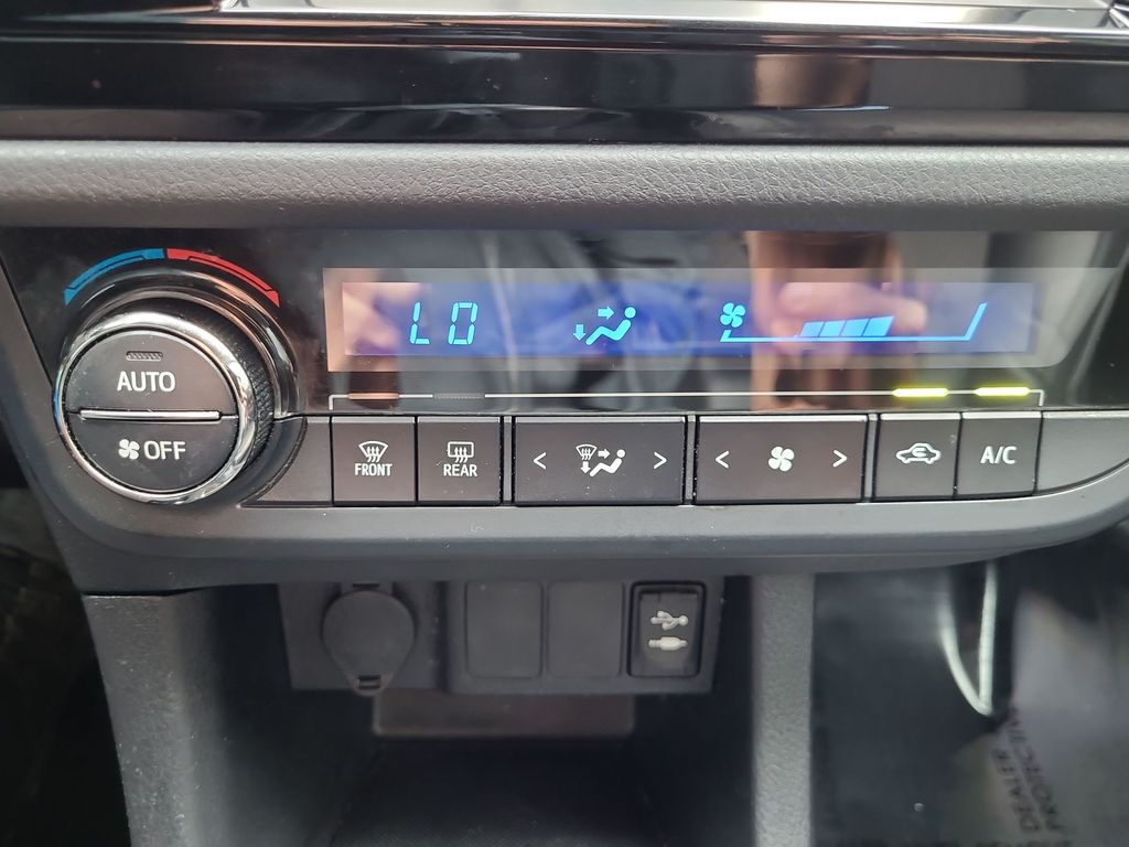 2014 Toyota Corolla S 17