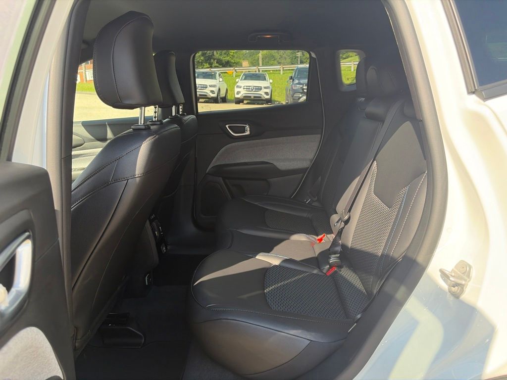 2026 Jeep Compass Latitude White at South Hills CDJR