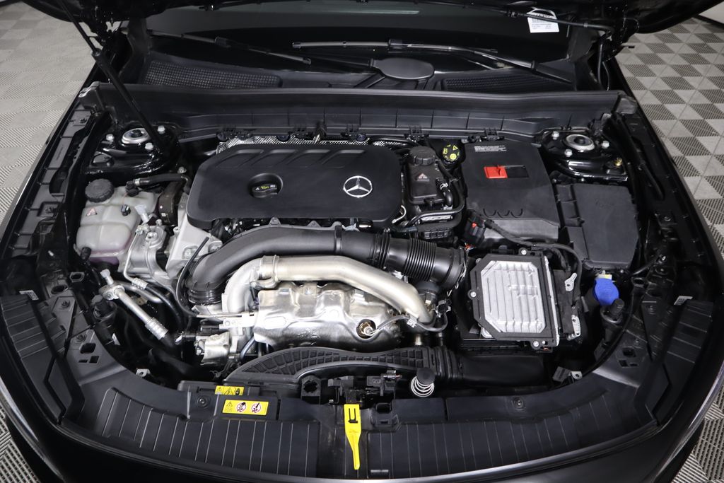 2025 Mercedes-Benz GLB 250 30