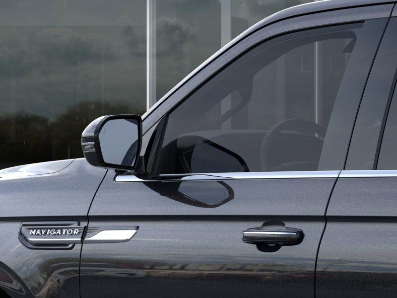 Thumbnail: 2023 Lincoln Navigator - 20