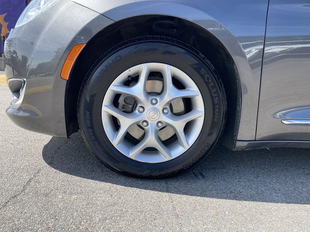Used 2019 Chrysler Pacifica Van