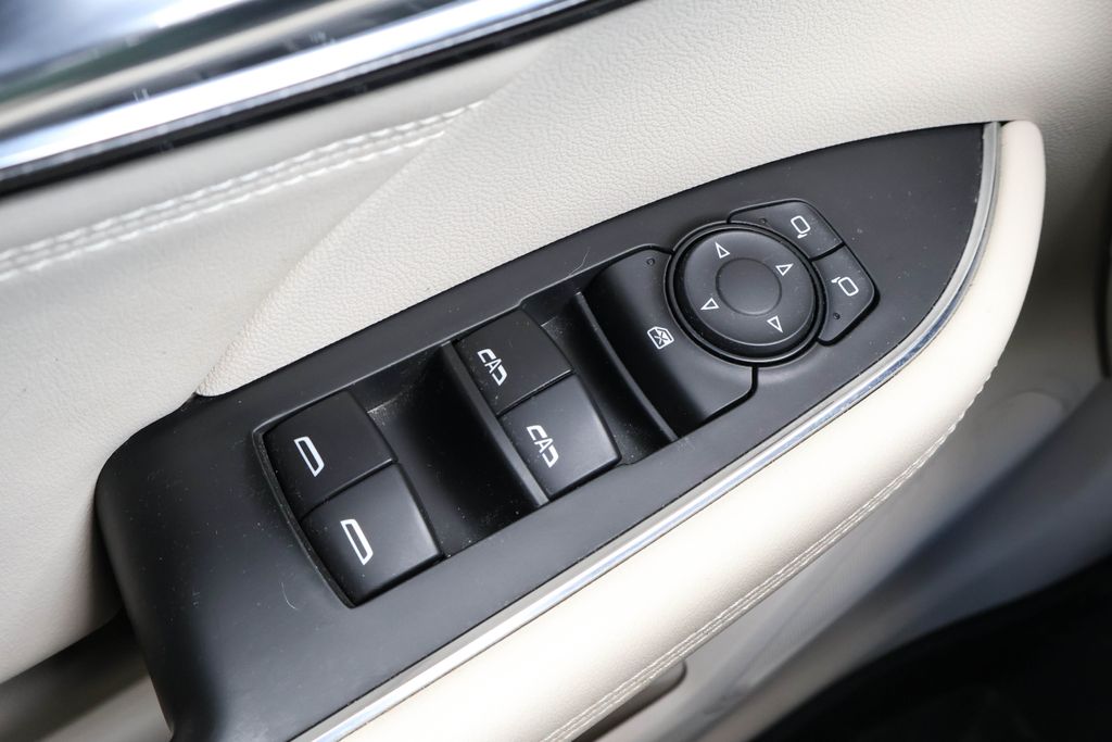 2022 Buick Envision Preferred 32