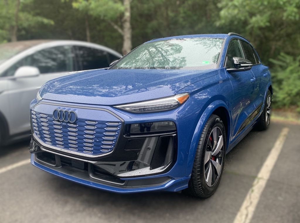 Thumbnail: 2025 Audi e-tron - 3