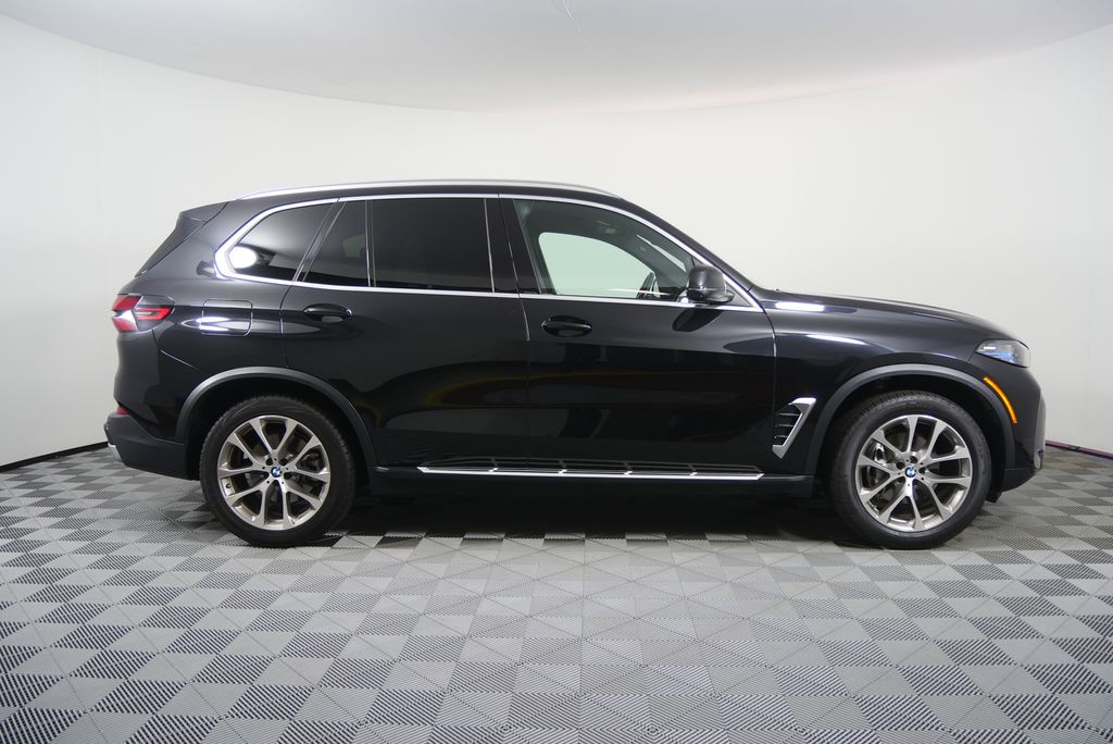 Thumbnail: 2024 BMW X5 - 2