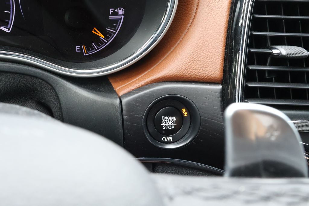 Thumbnail: 2019 Jeep Grand Cherokee - 23