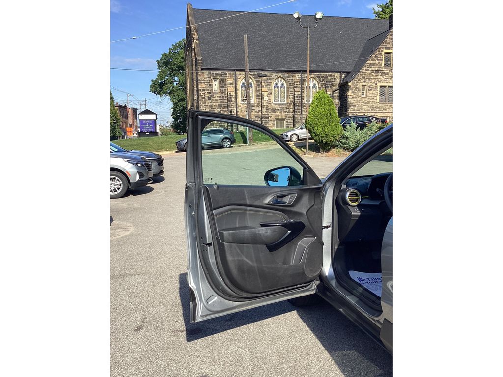 Used 2024 Chevrolet Trax SUV