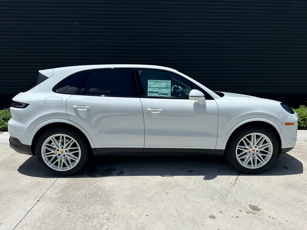 Thumbnail: 2025 Porsche Cayenne - 8