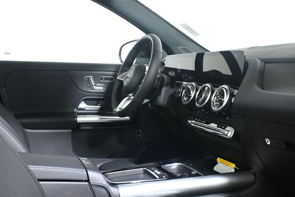 Thumbnail: 2026 Mercedes-Benz GLA - 28