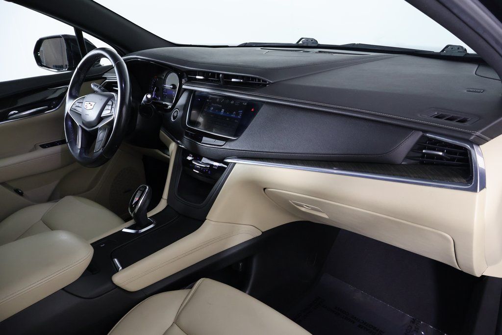 Thumbnail: 2018 Cadillac XT5 - 9