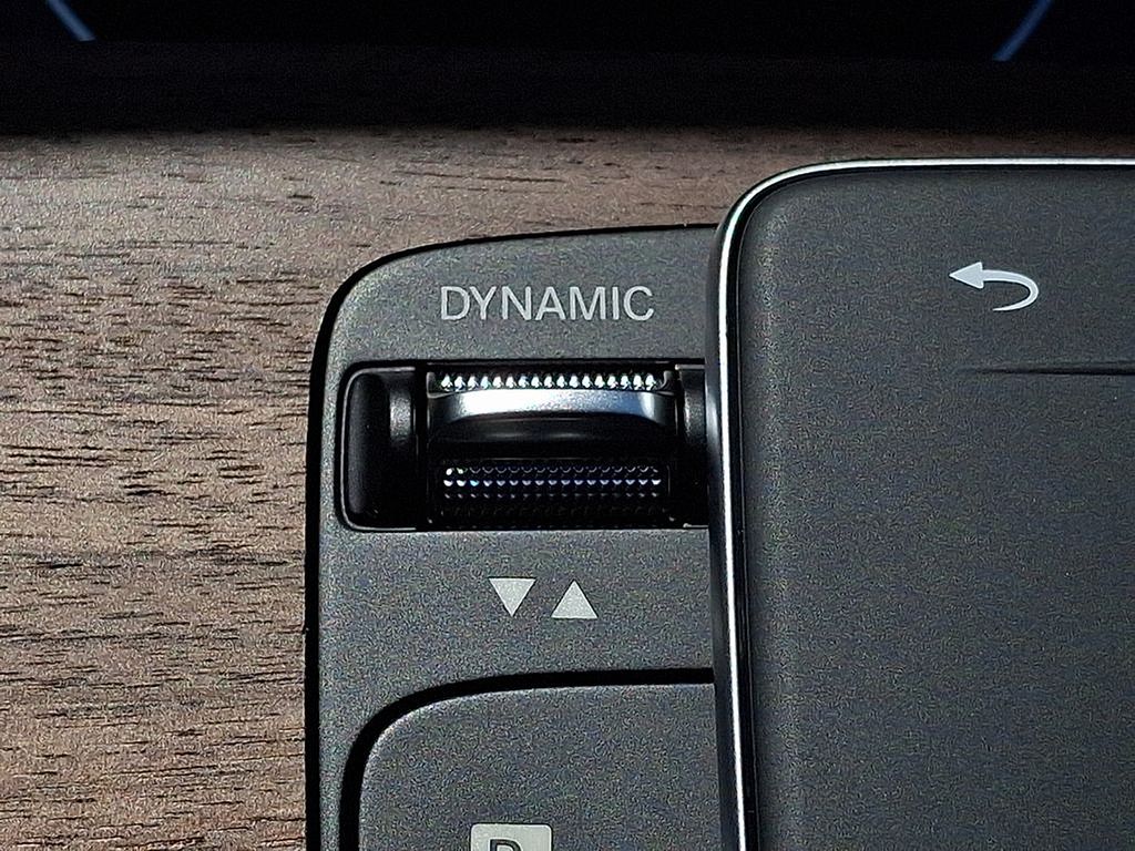 Thumbnail: 2025 Mercedes-Benz GLE - 20