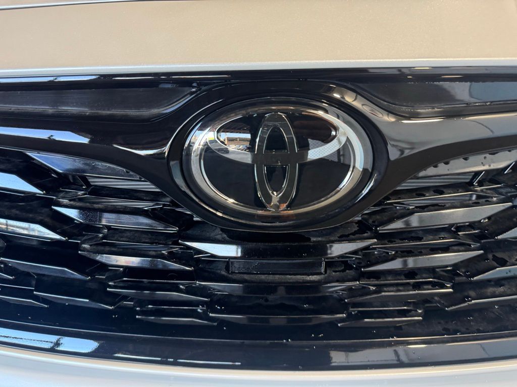 Thumbnail: 2025 Toyota Highlander - 14