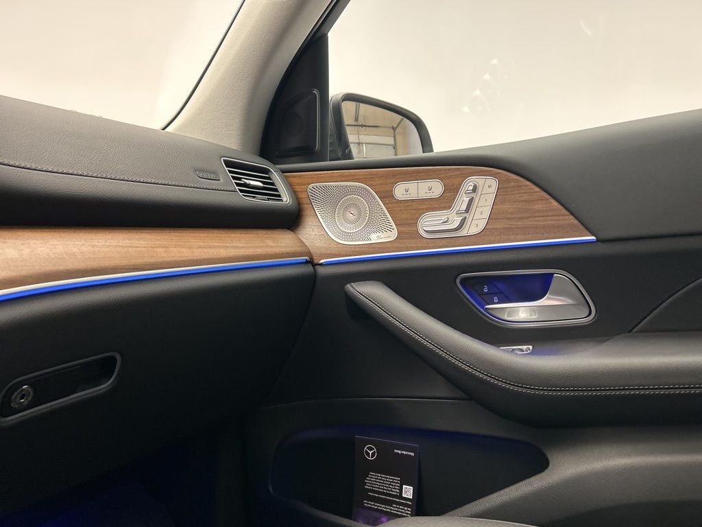 Thumbnail: 2026 Mercedes-Benz GLS - 21
