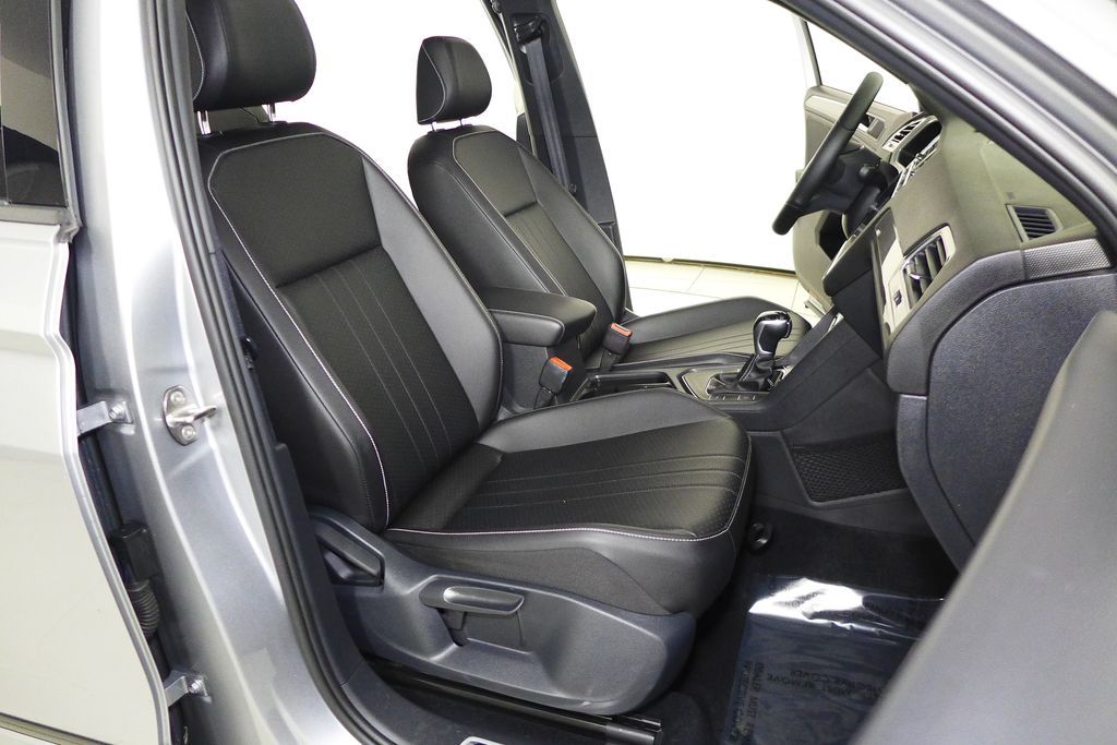 Thumbnail: 2022 Volkswagen Tiguan - 19