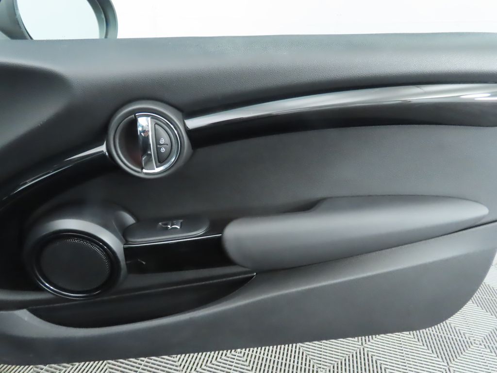 Thumbnail: 2019 MINI Cooper - 25