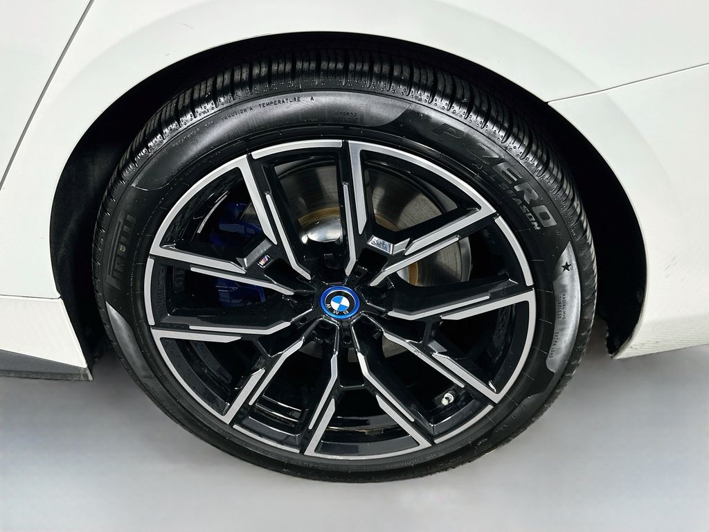 Thumbnail: 2024 BMW i4 - 32