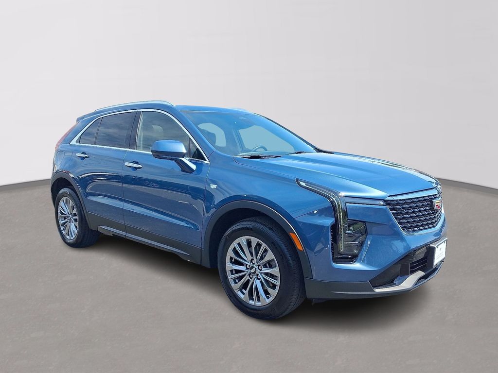 Thumbnail: 2025 Cadillac XT4 - 3