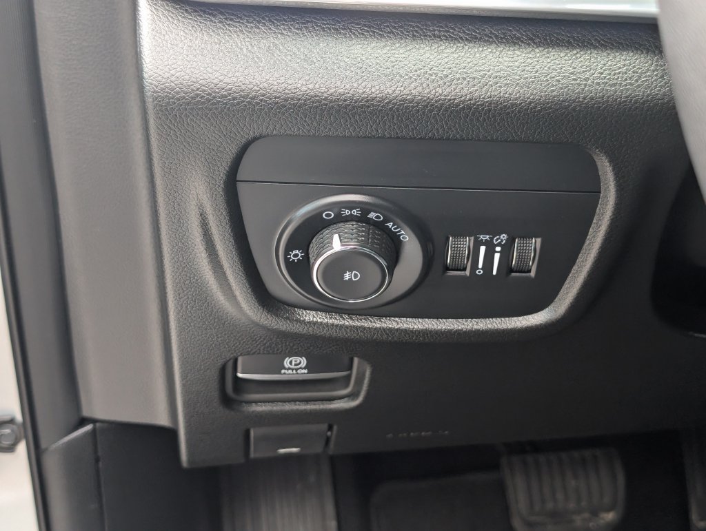 Used 2025 Silver Jeep Overland image 24