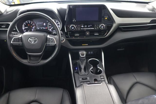 2024 Toyota Highlander XLE Midnight Black Metallic - Grieco Acura - Image 10