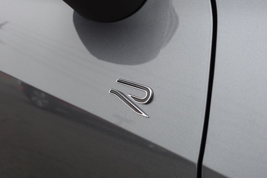 New 2026  Volkswagen 2.0T SE R-Line Black image 7