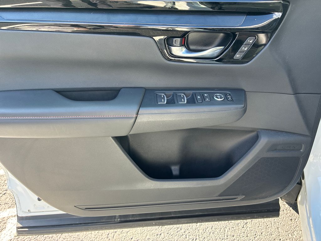 2025 Honda CR-V Hybrid Sport Touring - 11