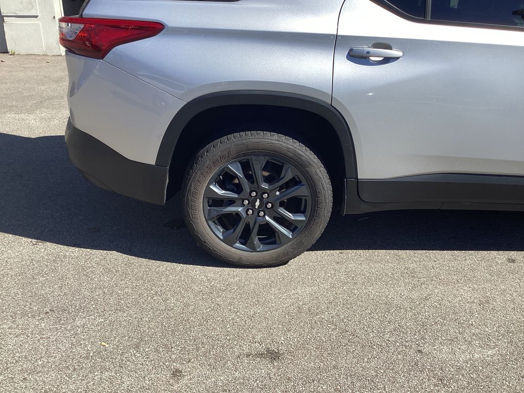 Used 2021 Chevrolet Traverse SUV