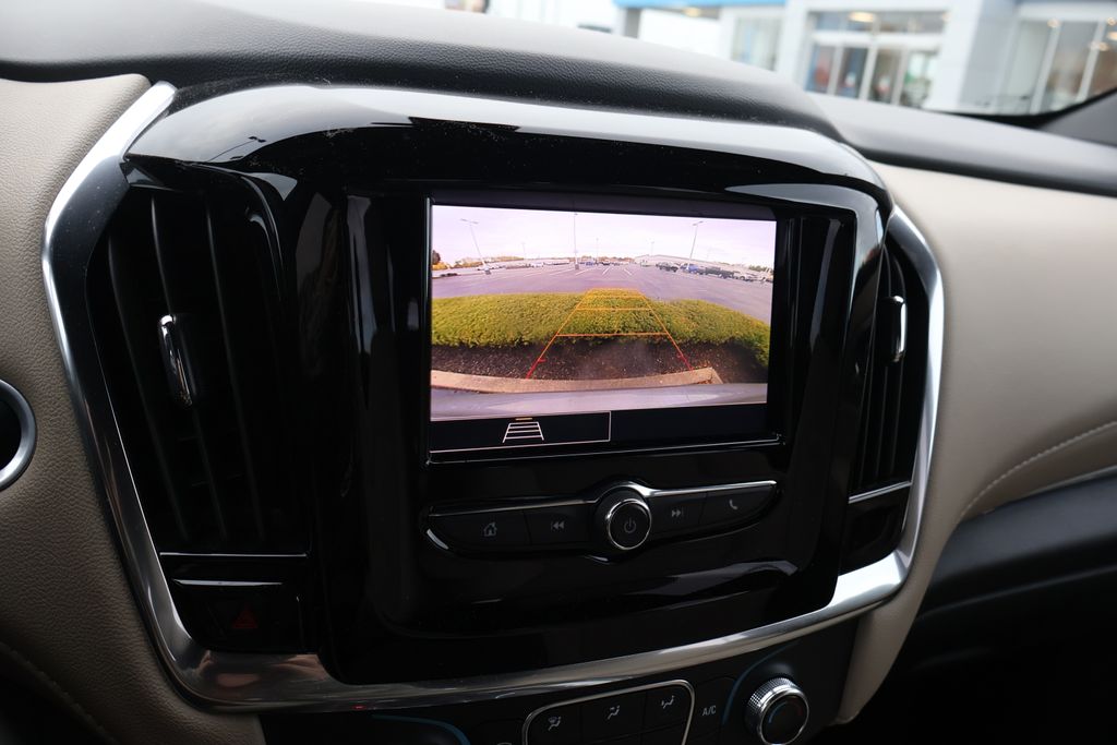 Thumbnail: 2023 Chevrolet Traverse - 24