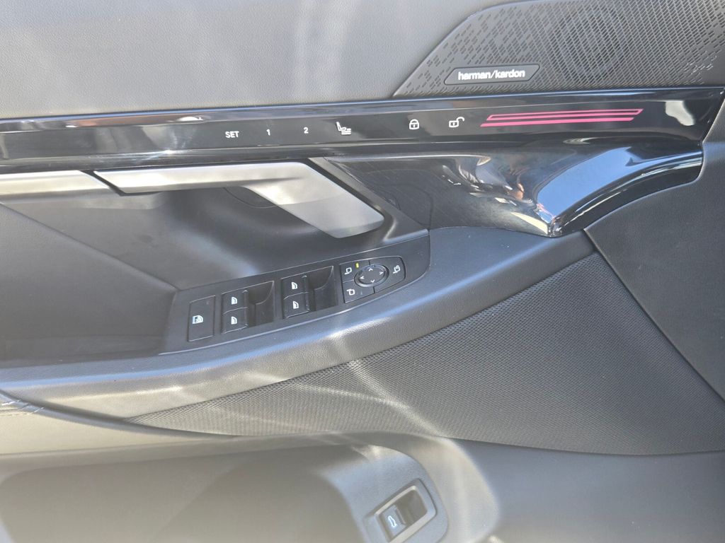 2025 BMW 530i - $34,685