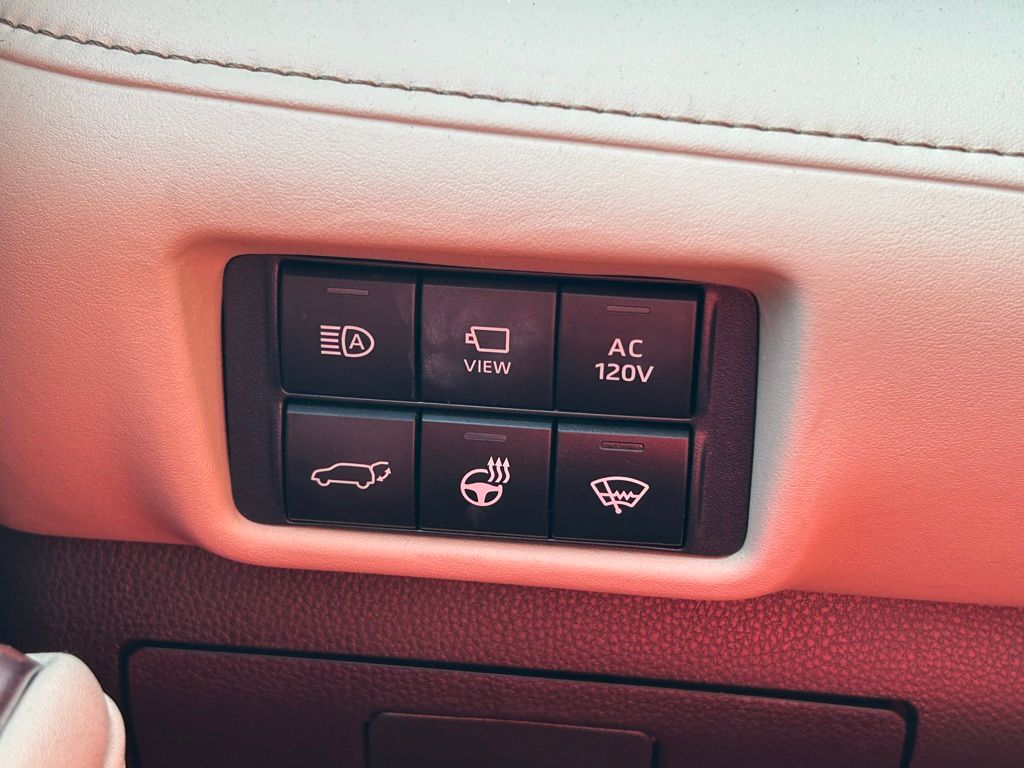 Thumbnail: 2021 Toyota Highlander - 19