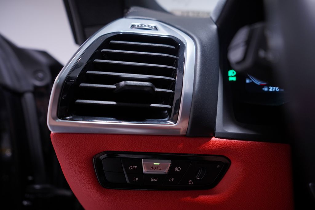 Thumbnail: 2024 BMW 8 Series - 19