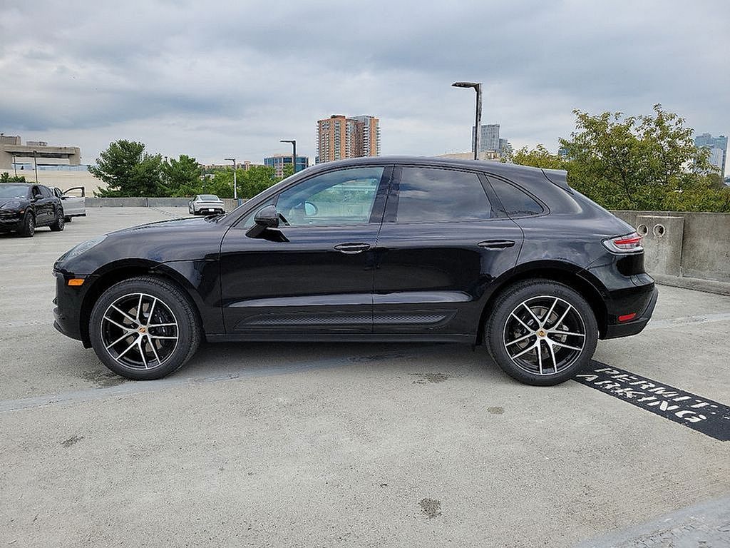 Thumbnail: 2025 Porsche Macan - 7