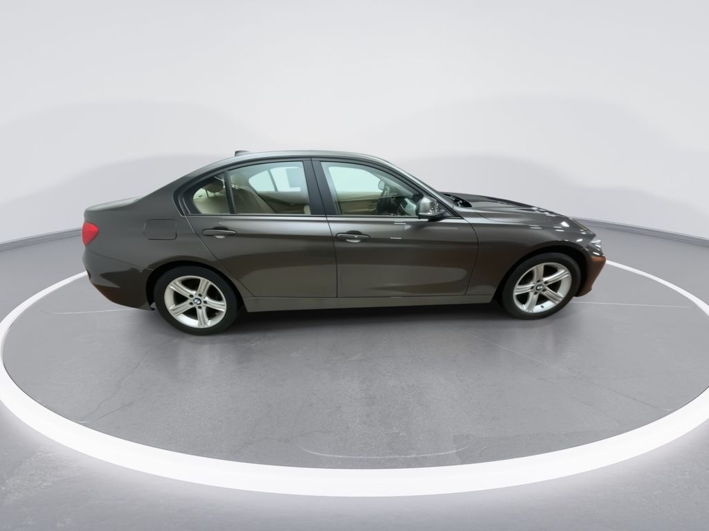 Thumbnail: 2015 BMW 3 Series - 9