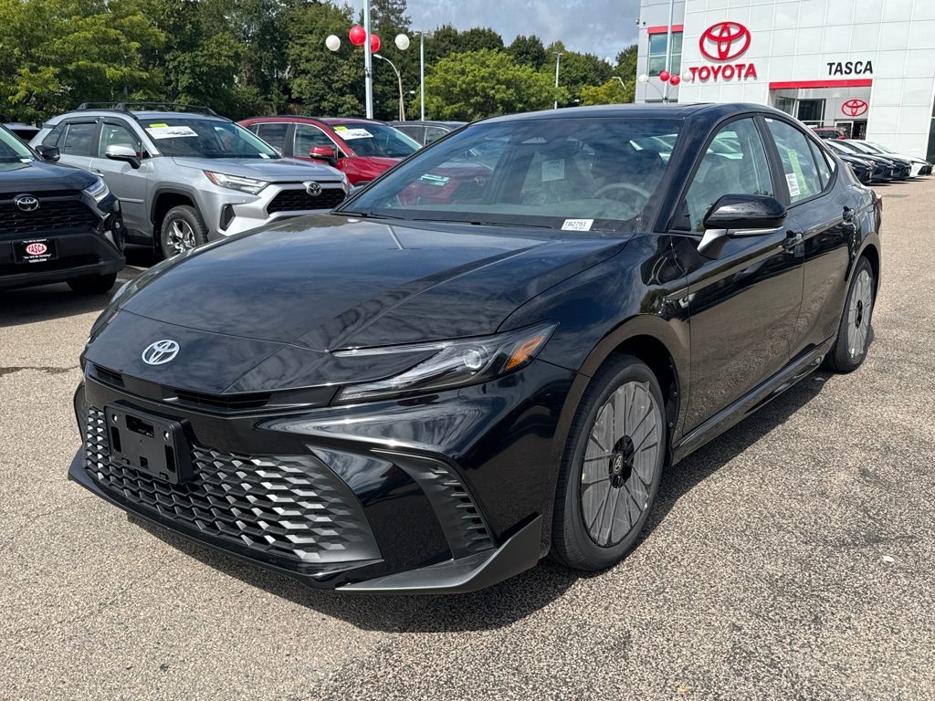 2026 Toyota Camry SE photo 3