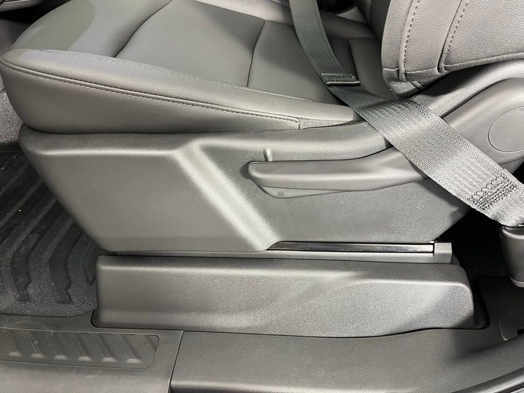 Thumbnail: 2026 Chevrolet Silverado 1500 - 22