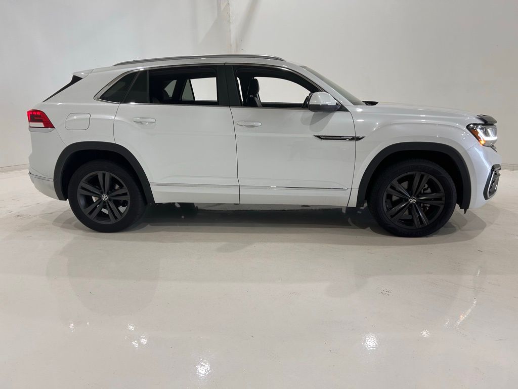 2022 Volkswagen Atlas Cross Sport 3.6L V6 SEL R-Line 3