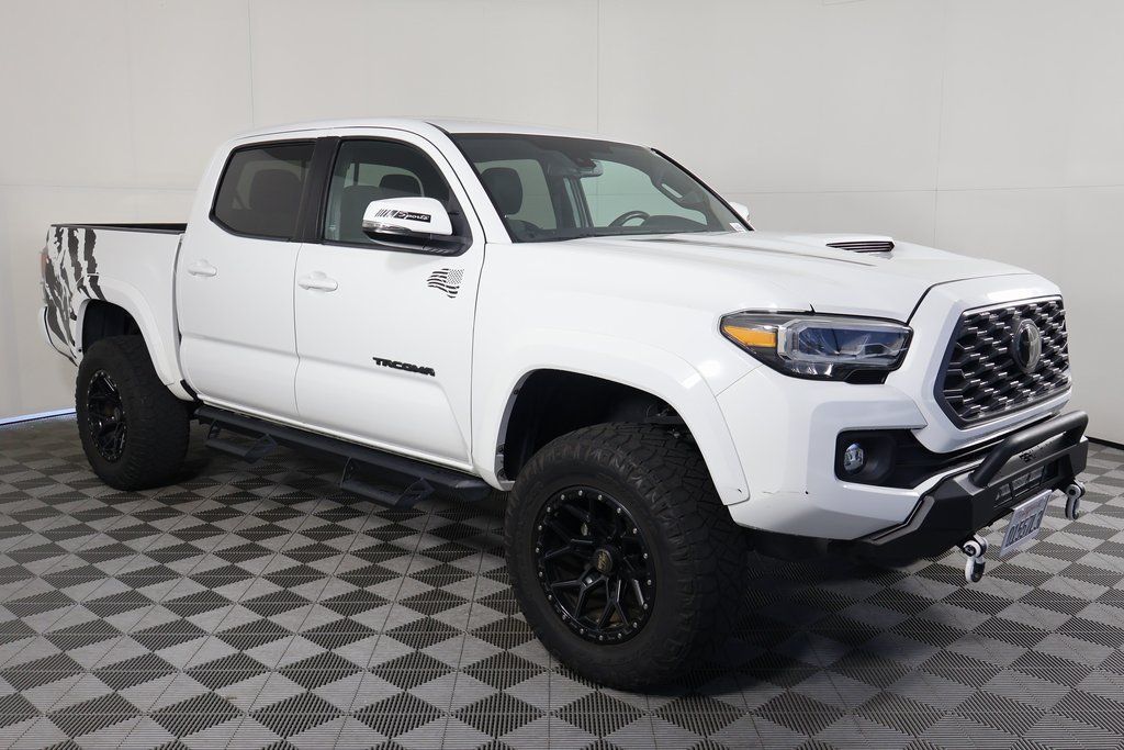 Thumbnail: 2022 Toyota Tacoma - 3
