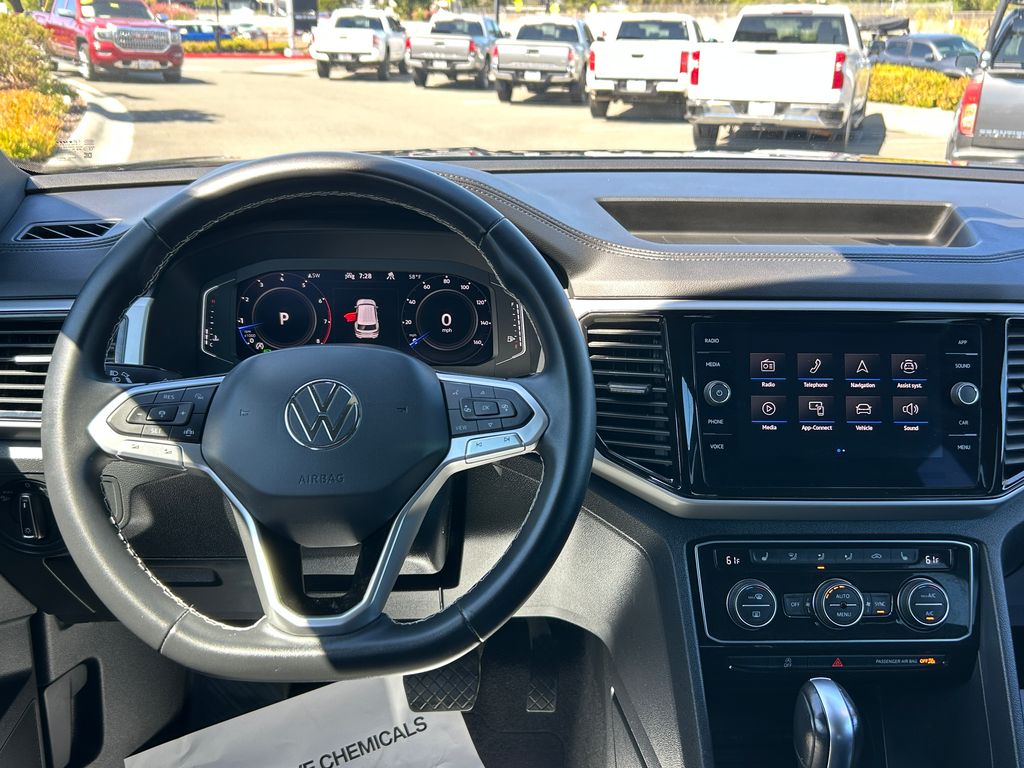 Thumbnail: 2023 Volkswagen Atlas - 16
