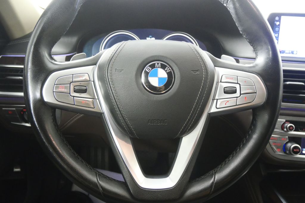 Thumbnail: 2016 BMW 7 Series - 17