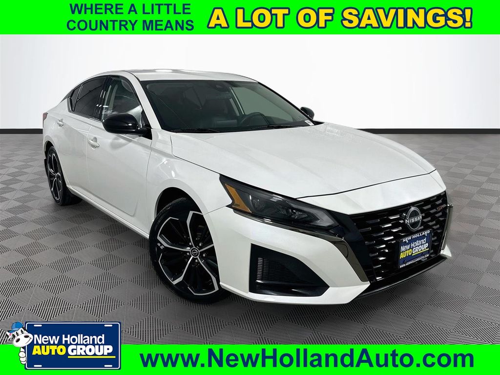 Pearl White 2024 Nissan Altima Sedan Front-Wheel Drive Continuously Variable Transmission