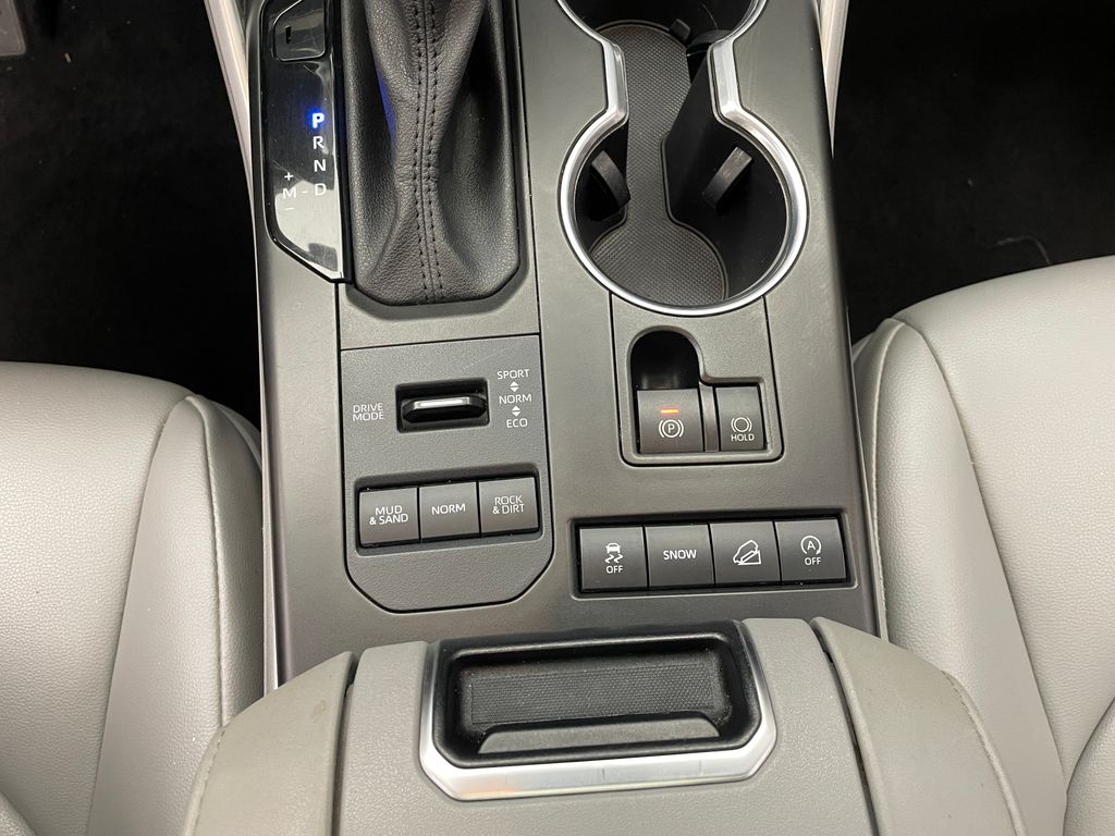 Thumbnail: 2021 Toyota Highlander - 29