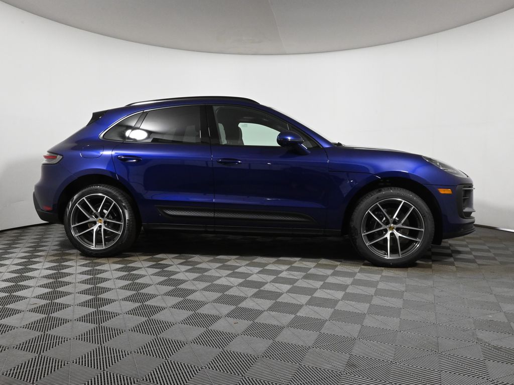 Thumbnail: 2025 Porsche Macan - 8