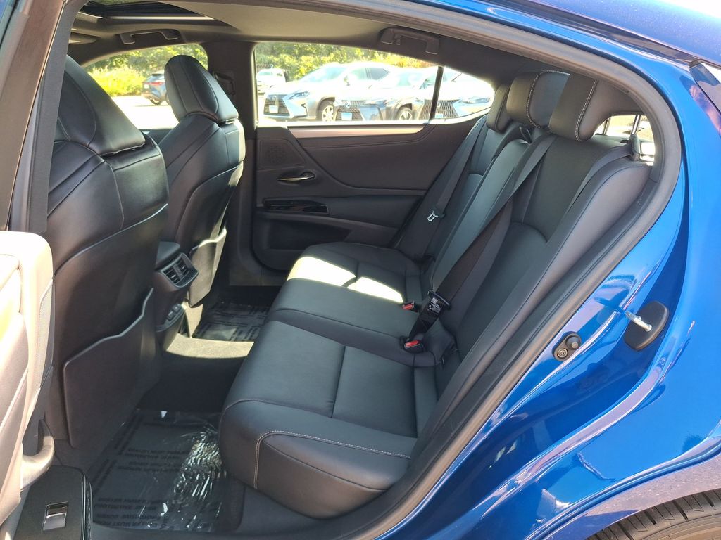 Used 2023 Lexus ES Sedan