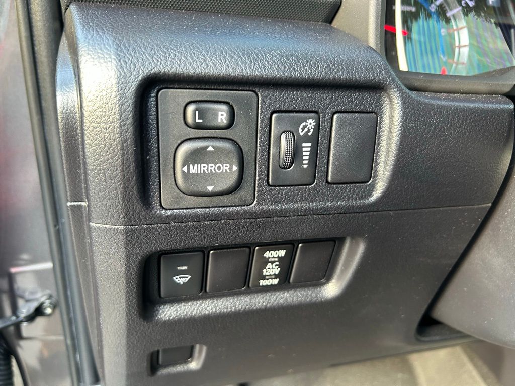 Thumbnail: 2019 Toyota 4Runner - 17
