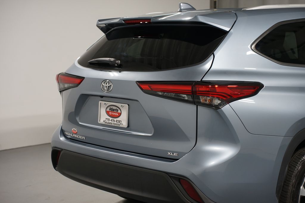 Thumbnail: 2022 Toyota Highlander - 9