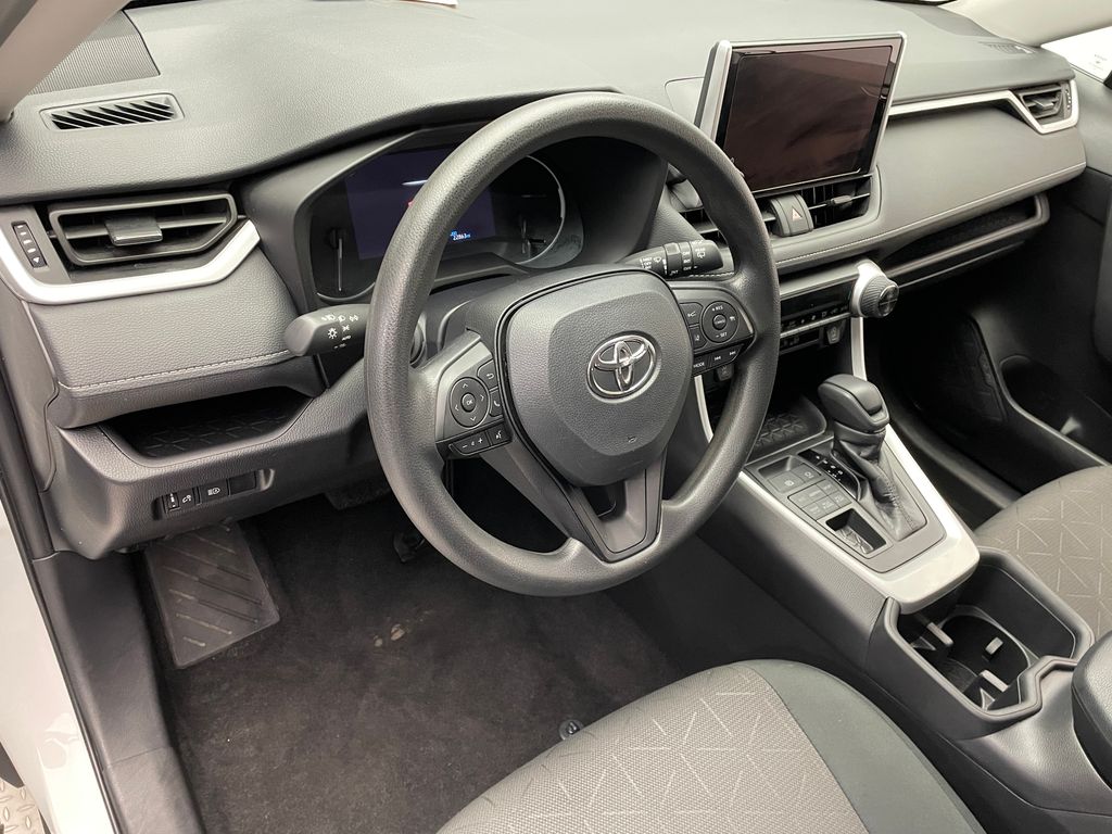 2024 Toyota RAV4 XLE 11