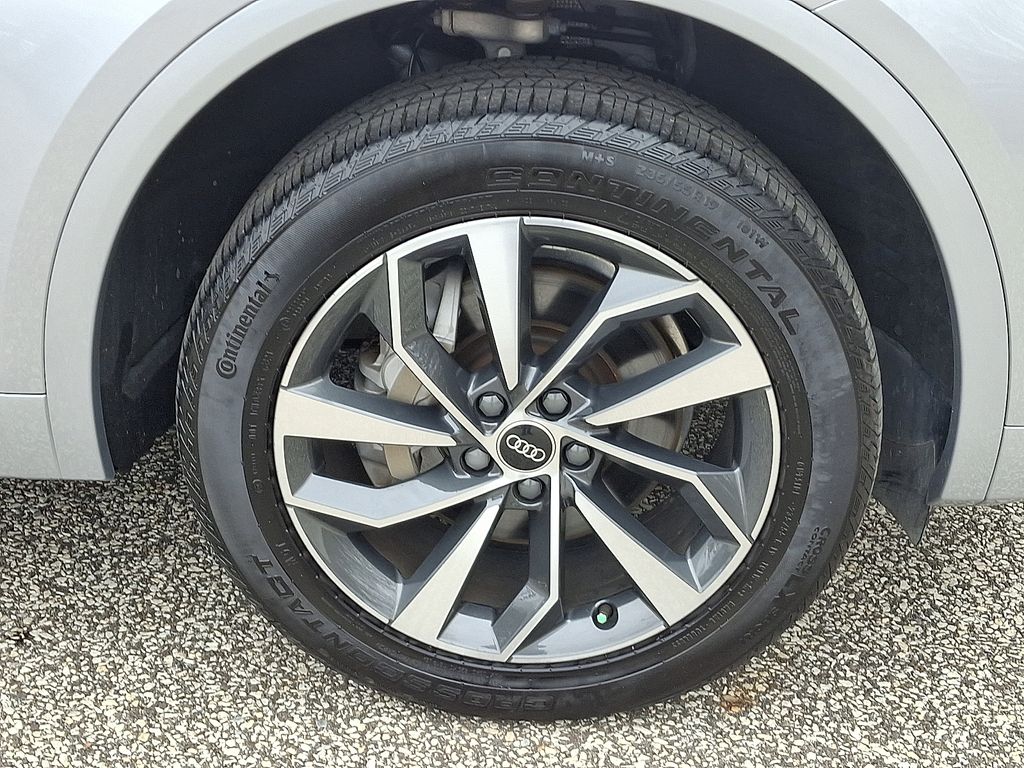 Thumbnail: 2023 Audi Q5 - 8