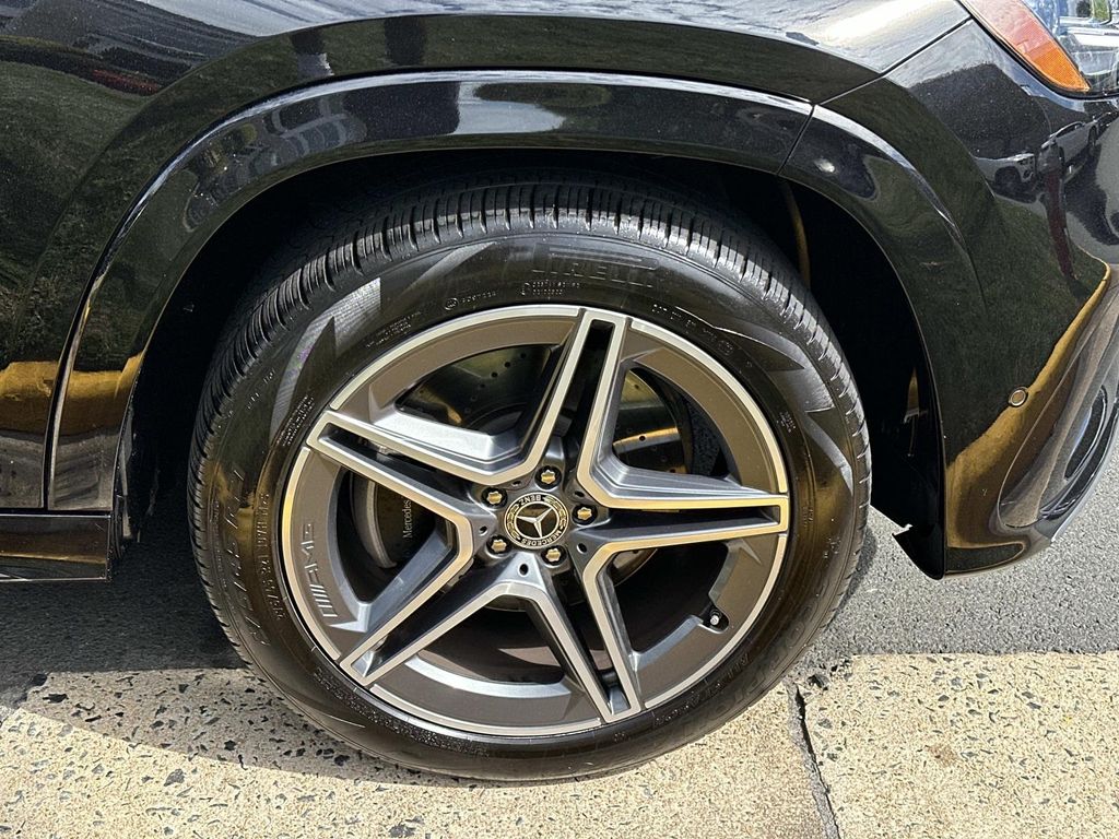 Thumbnail: 2024 Mercedes-Benz GLS - 17